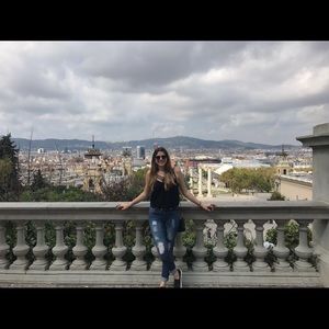 Meet your Posher, Delia